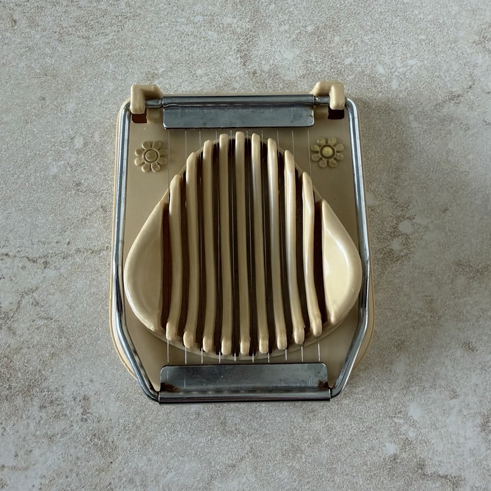 Vintage Travco Egg Slicer Daisy Flower Retro Boho Cottagecore Kitsch